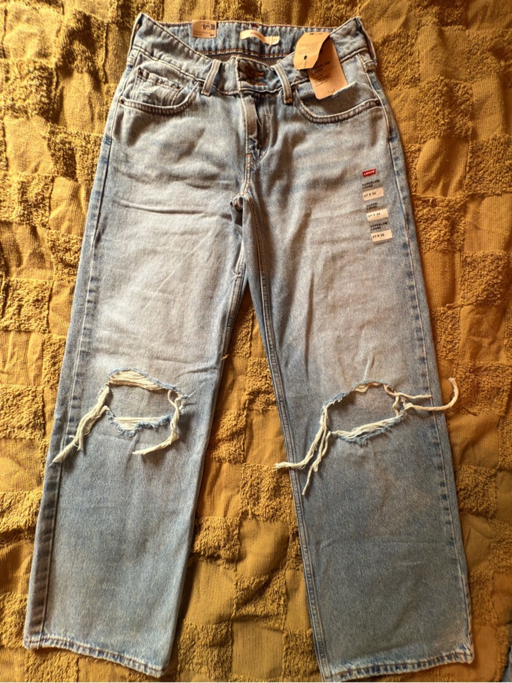 Levi's Low Rise Loose Jeans NWT